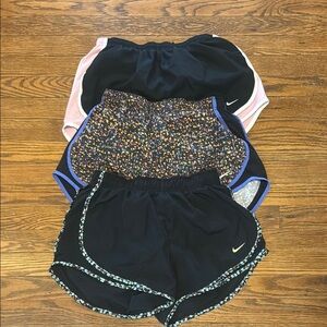 Nike Women's Medium Tempo Shorts Lot